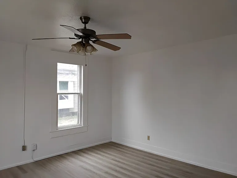 1632 N Irving Ave — Photo 6