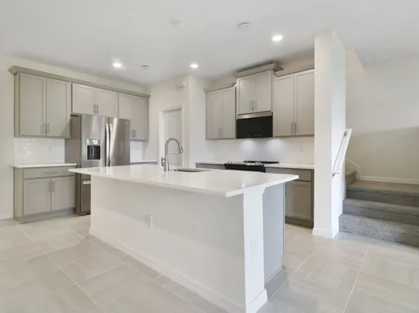 594 Southern Edge Way, Sanford, FL 32771