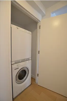 Rented by Manhattan Realty Group | media 7