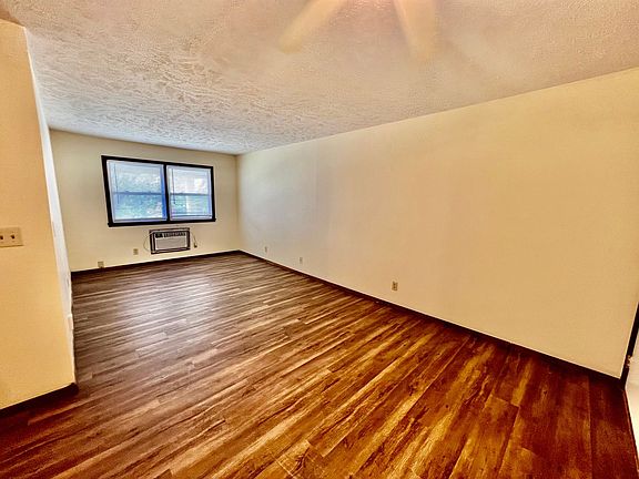 3rd image of 716 Arcadia Dr #13