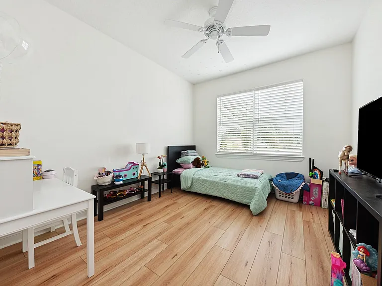 1416 NE 4th Ct #1416 — Photo 13