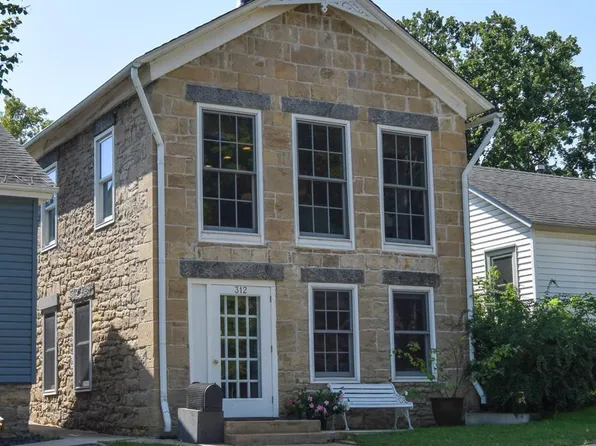 312 4th St E, Hastings, MN 55033