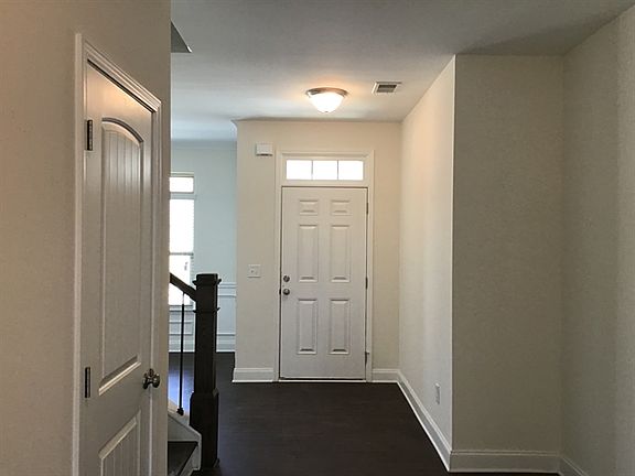 2nd image of 1612 Weatherbrook Cir