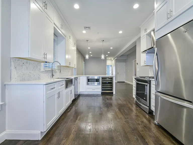 349 Meridian St #2 — Photo 2
