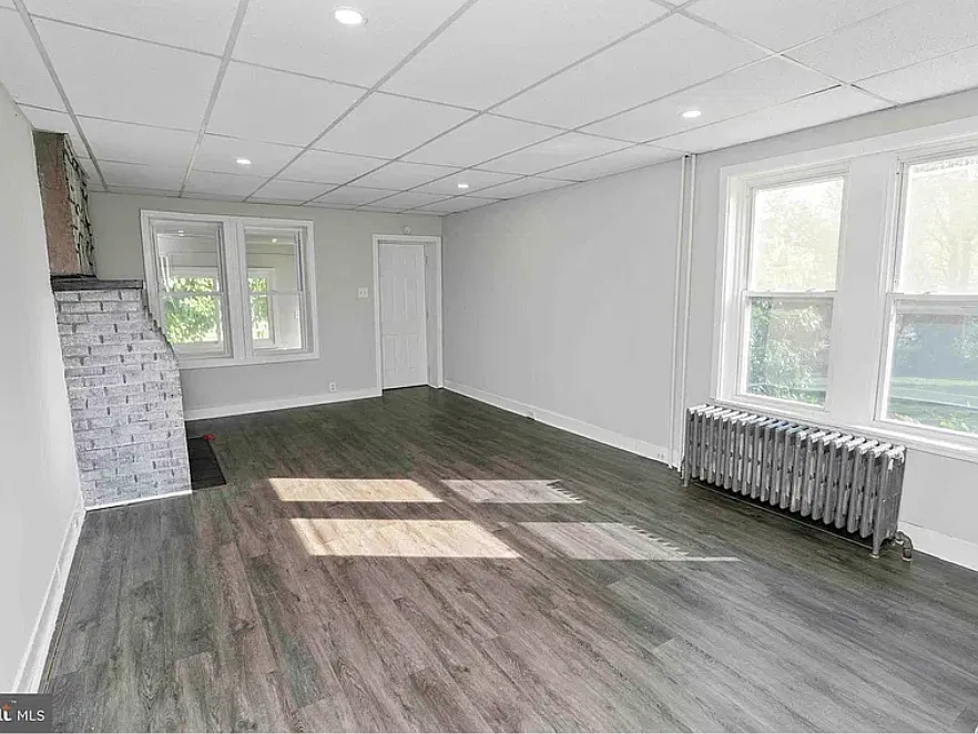 2 bed, 1200 sqft, $2,000 — Photo 2