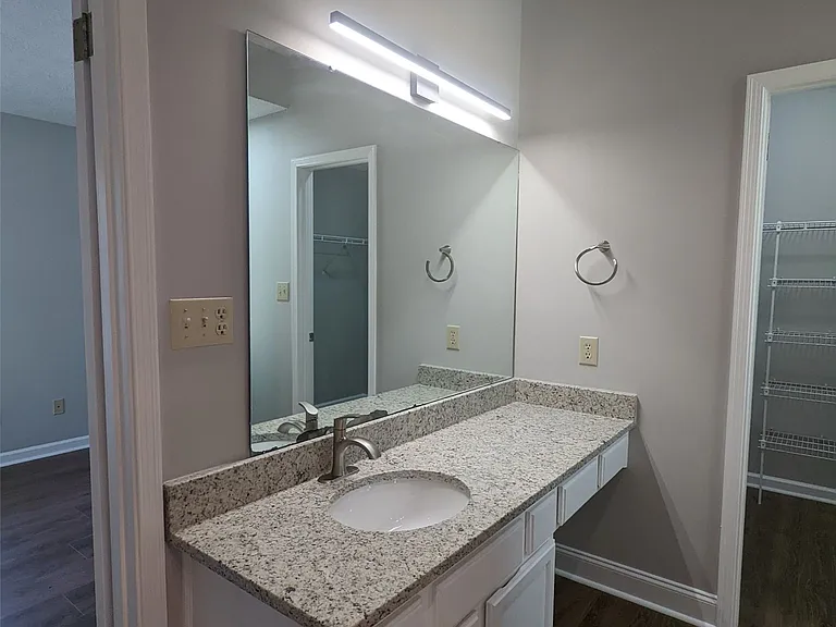 191 S Burbank Dr — Photo 6