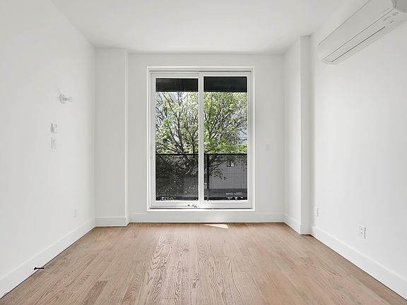 4th image of 2909 Albemarle Rd #4R