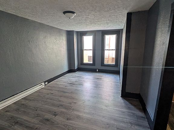 2nd image of 418 Harbor St APT 6
