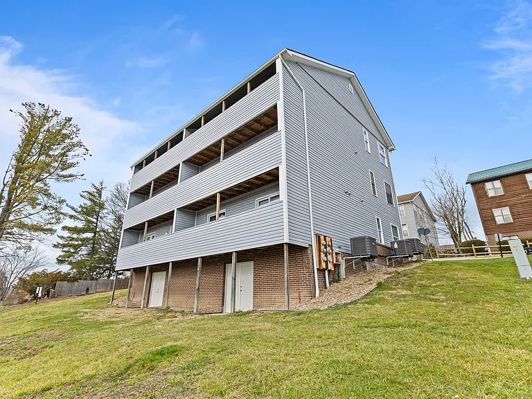 274 McCullough St #3 — Photo 14