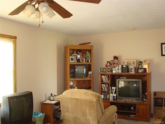 5th image of 54 Hennepin St