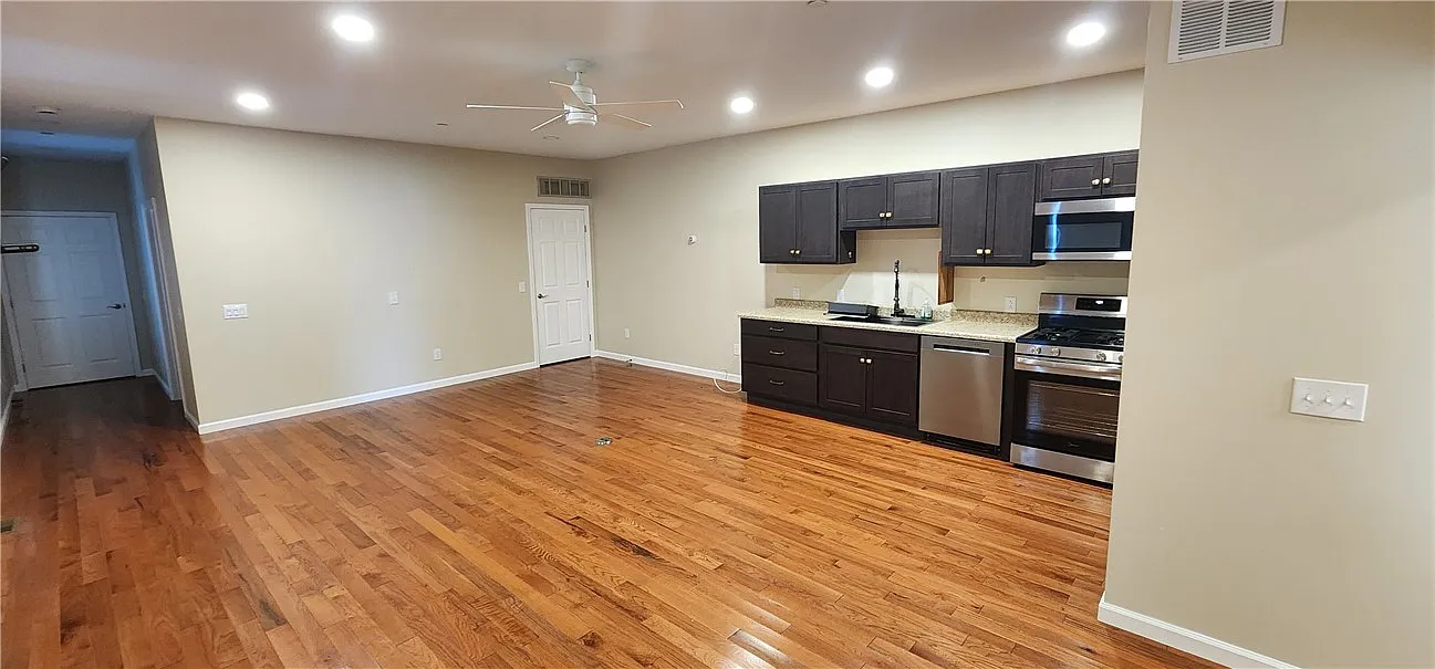1 bed, 1.0 bath, 1100 sqft, $1,500 — Photo 3