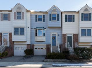 3805 Roxbury Ct, Alexandria, VA 22309