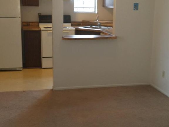 2nd image of 2909 Vail Ave SE