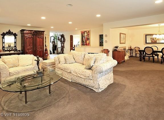 3rd image of 9620 Oak Ln