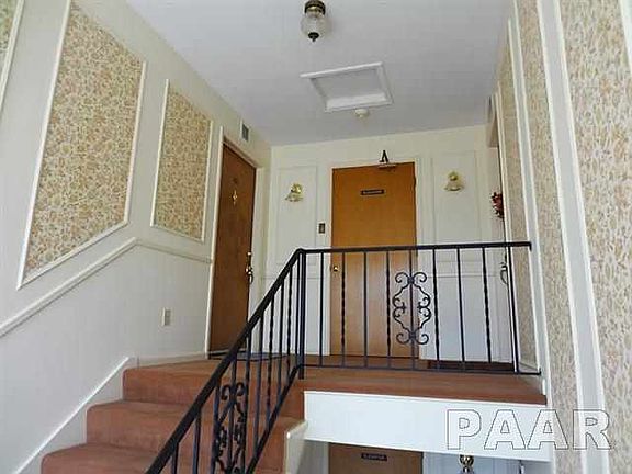 5th image of 6016 N Knoxville Ave APT 304