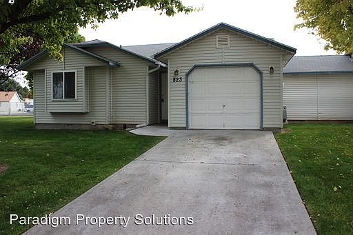 1st image of 819 Comstock Cir