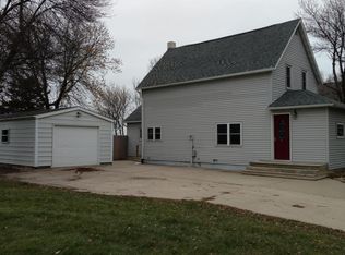 201 Lorrain St, Milroy, MN 56263