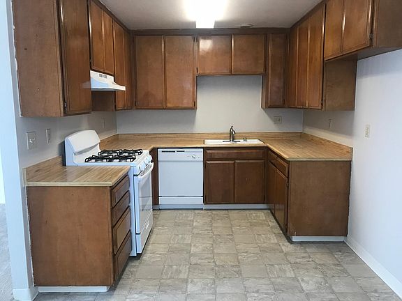 5th image of 285 E Madison Ave APT E