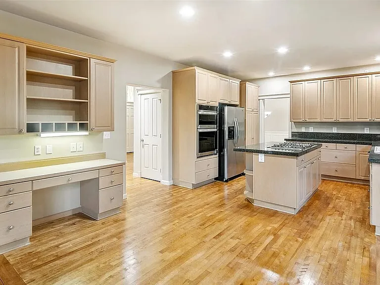 15536 NE 62nd Ct — Photo 8