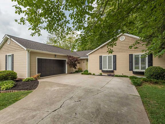 3rd image of 630 Glen Willow Dr