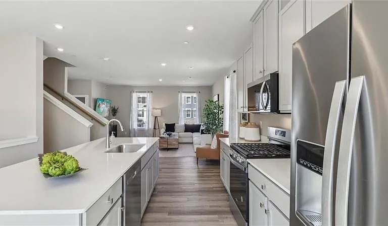 765 Olivia St — Photo 35