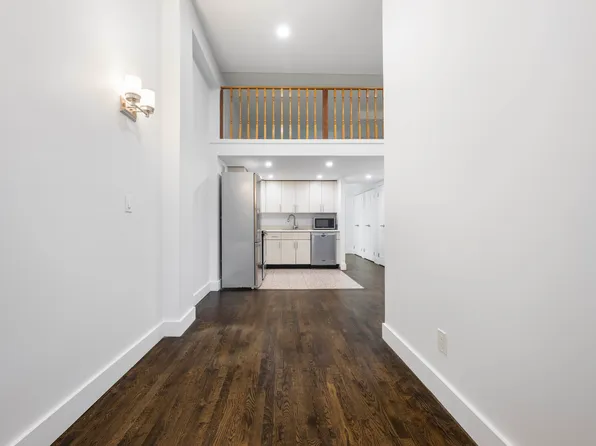 213 East 37th Street image 4 of 19