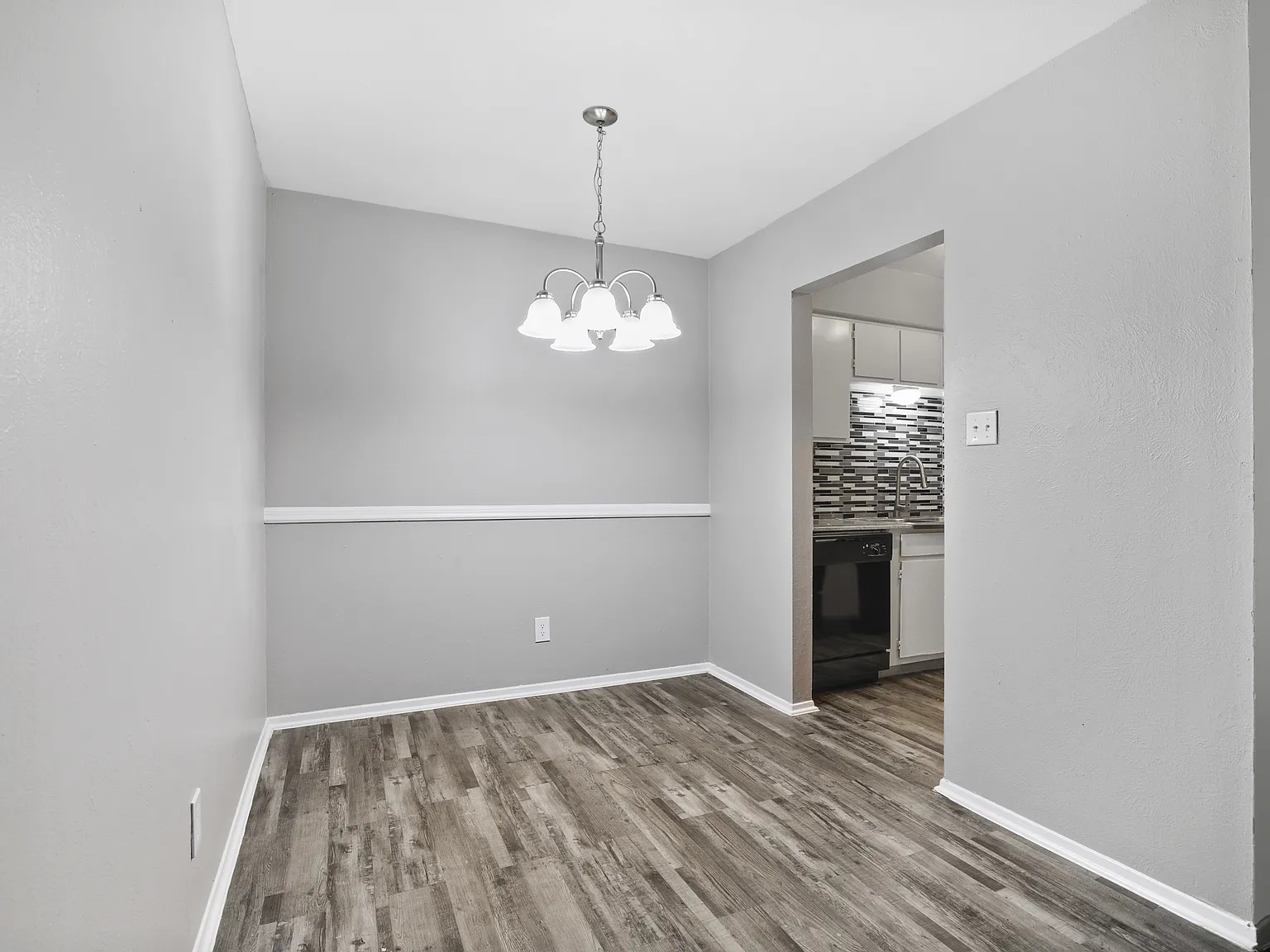 Kingswood Apartments — Photo 4