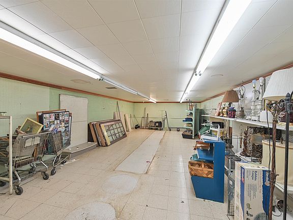 4th image of 8430 Dixie Hwy