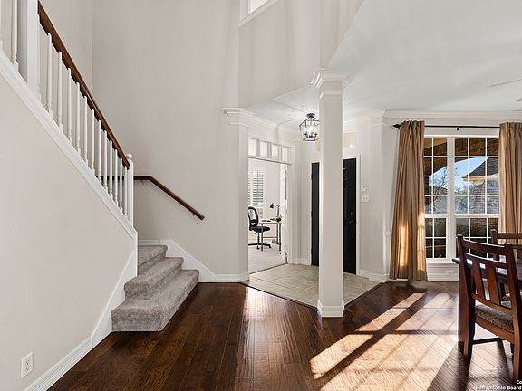 4th image of 1223 Delmont Ct