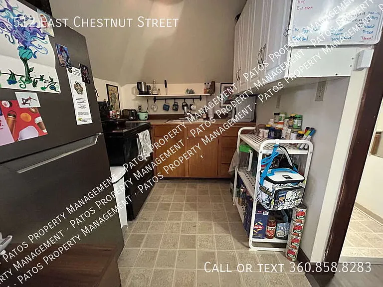 512 E Chestnut St — Photo 3