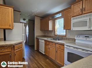 4 Majestic Ln, New Hartford, NY 13413