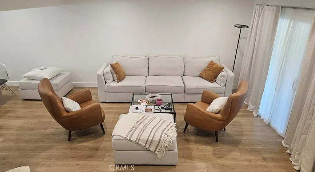 2 bed, 1278 sqft, $3,700 — Photo 2