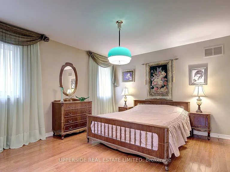 119 Thornhill Woods Dr — Photo 8
