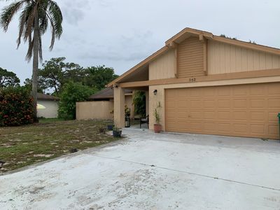 362 SE Crosspoint Drive, Port Saint Lucie, FL, 34983