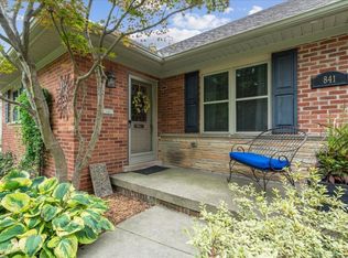 841 Washington Rd, Grosse Pointe, MI 48230