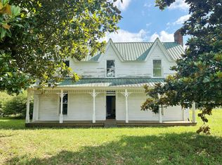 1076 Willis McGinnis Rd, Smithville, TN 37166