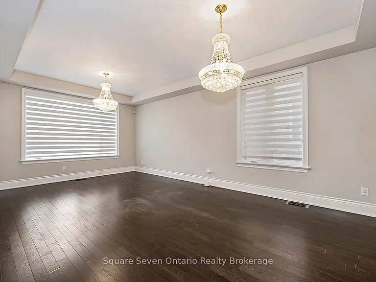 2147 Vineland Cres — Photo 10