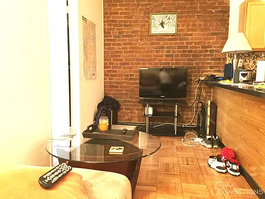 Rented by City Connections Realty | media 28