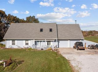 37602 E J W Cummins Rd, Oak Grove, MO 64075