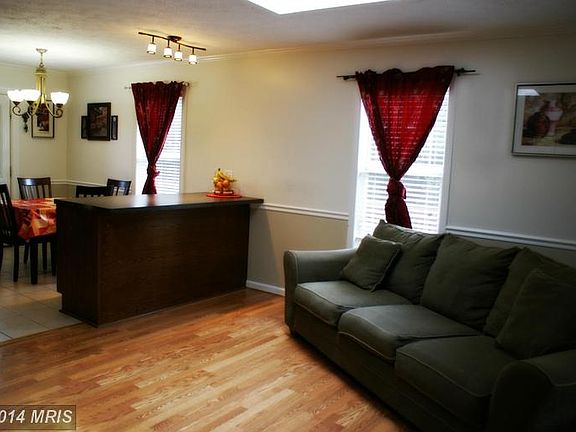 3rd image of 6514 Lakeview Ct