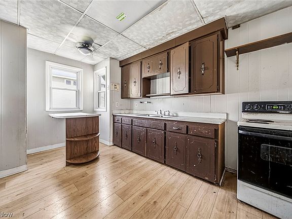 5th image of 957 Thornhill Dr