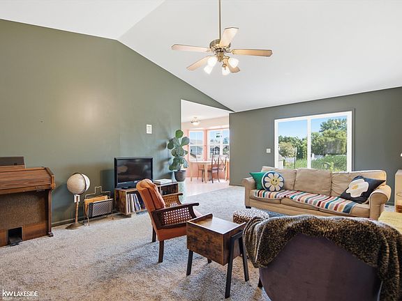 4th image of 7101 Glen Oak Dr