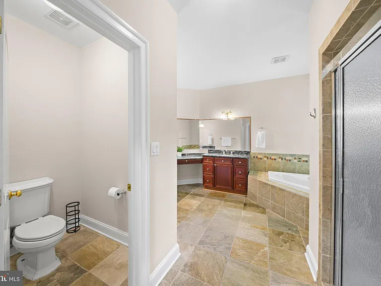 1310 Forestwood Dr — Photo 19
