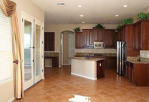 5th image of 18050 W Las Cruces Dr