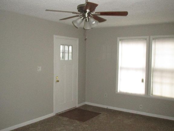 3rd image of 4534 Villagreen Dr