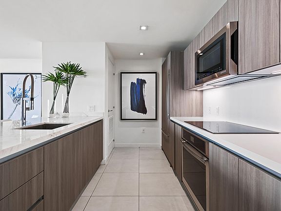 5th image of 401 N Birch Road #916