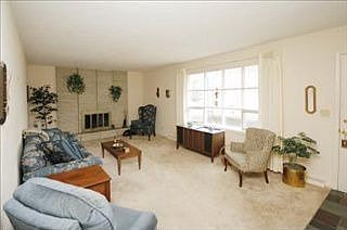 2nd image of 335 Arcadia Blvd