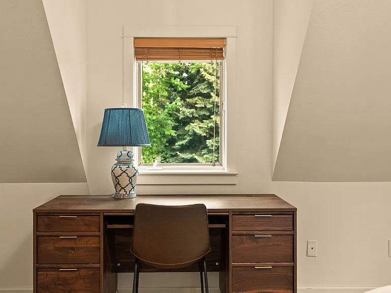 180 McDowell Dr — Photo 12