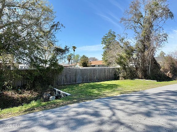 4th image of 6123 Stephanie Dr