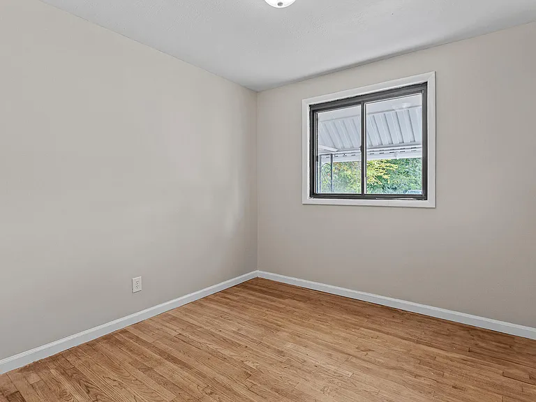 1426 Springview Dr — Photo 9